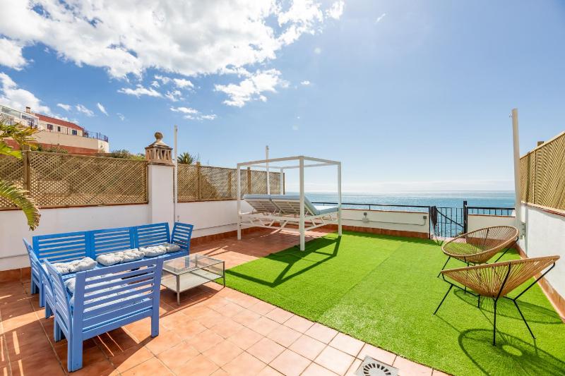 VB Carvajal Sea Views 2BR penthouse - image 5