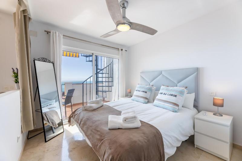 VB Carvajal Sea Views 2BR penthouse - image 10