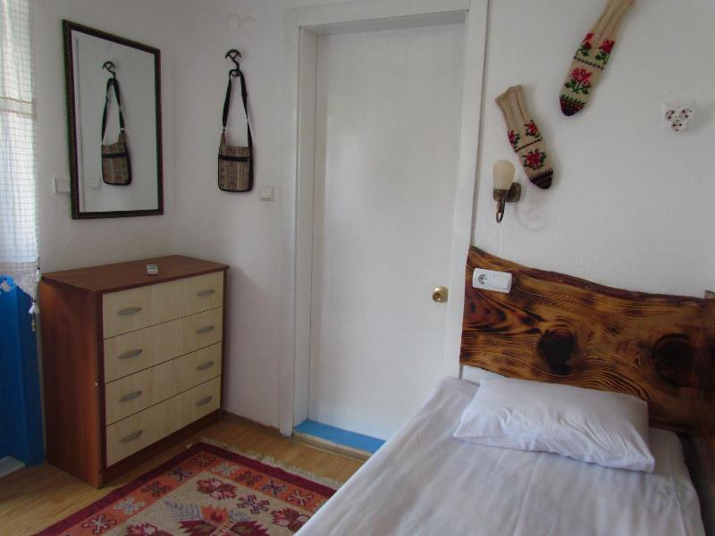 Economy Double or Twin Room image 4