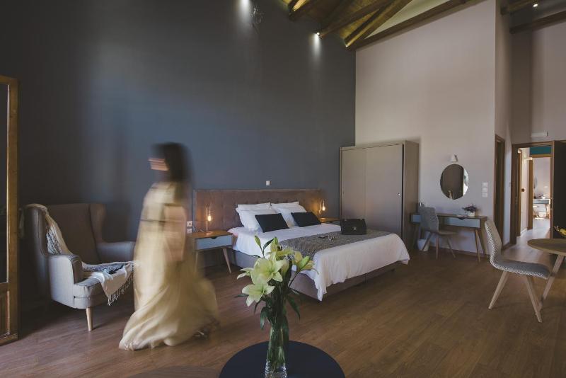 Bluebell Luxury Suites - image 34