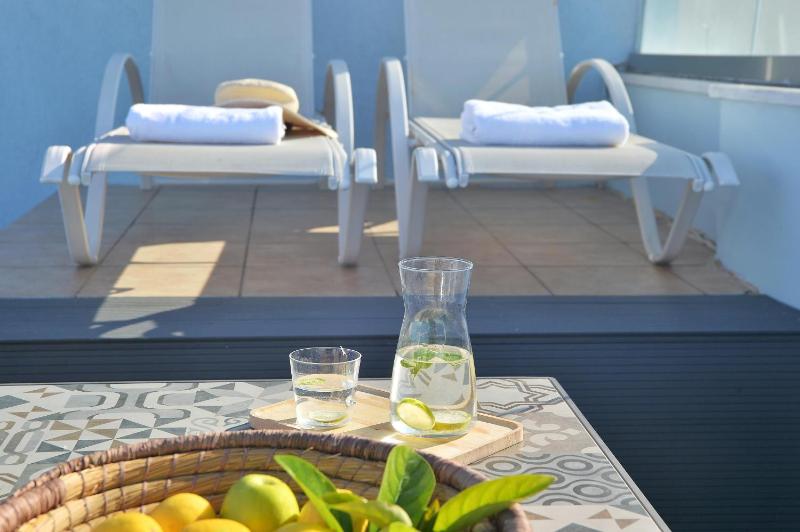 Maisonette with Acropolis View image 3