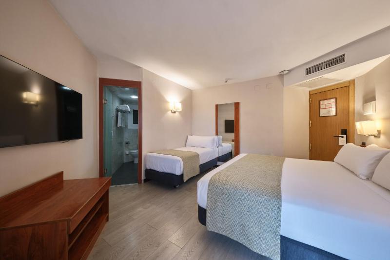 Triple Room (3 Adults) image 3