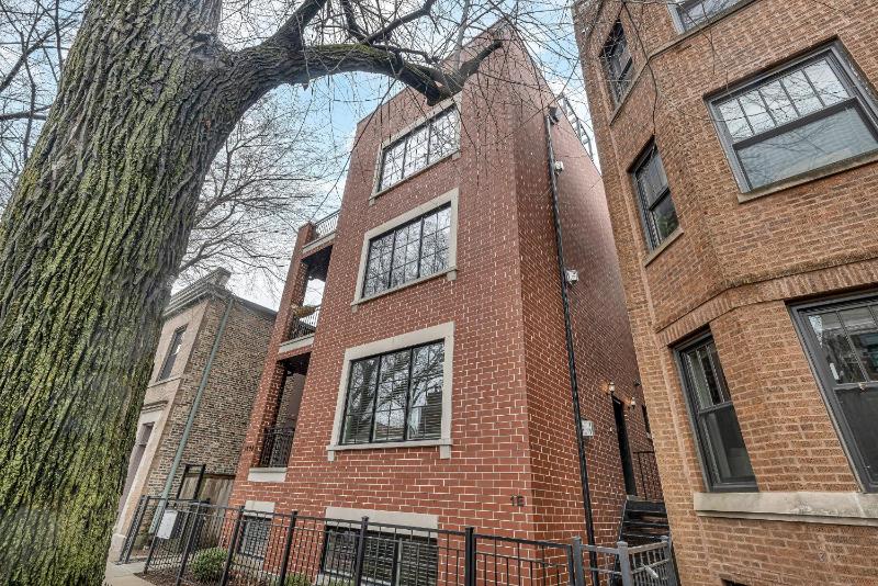 Elegant Condo-Steps from Wrigley Field 32 Nights condo - image 14
