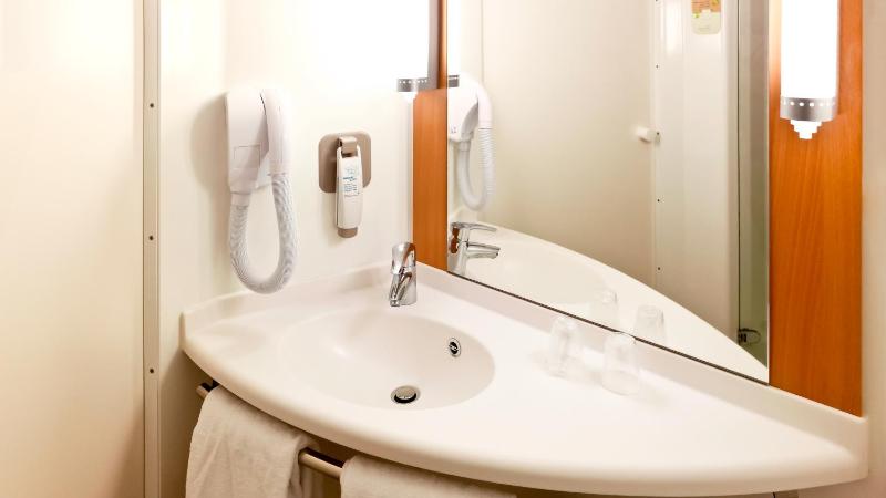 Double Room with River View image 2