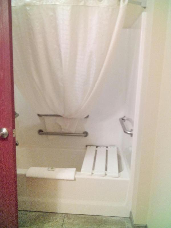 Single Room - Disability Access image 3