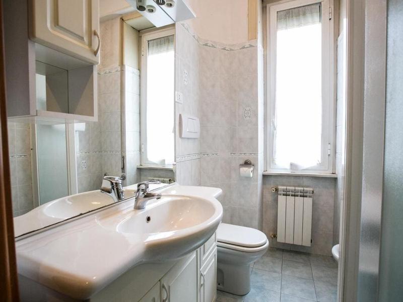 Double Room with Private External Bathroom image 3