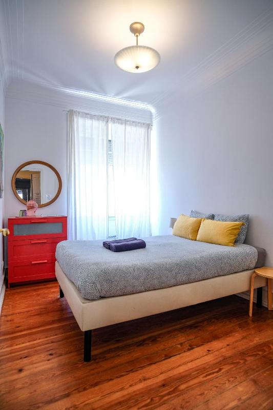 Standard Double Room with Shared Bathroom image 3
