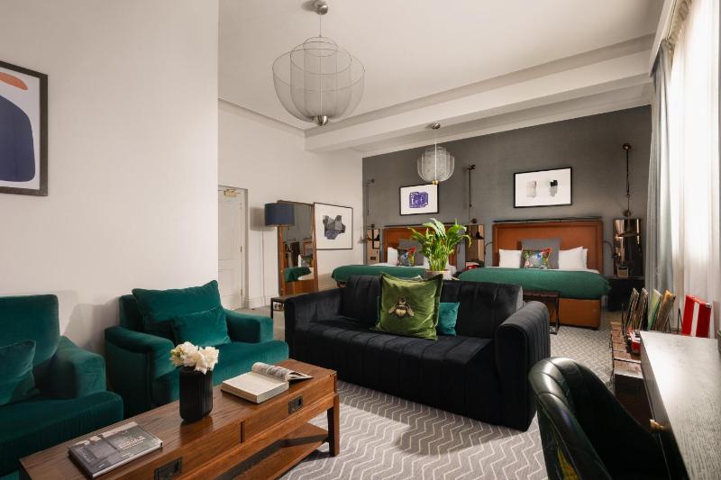 Suite with Two King Beds image 2