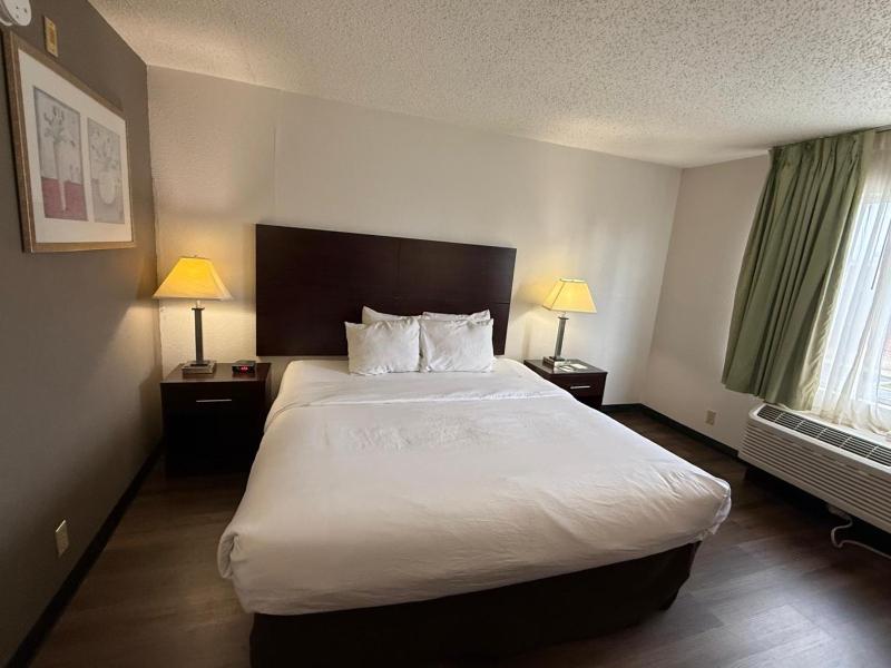 King Room image 3