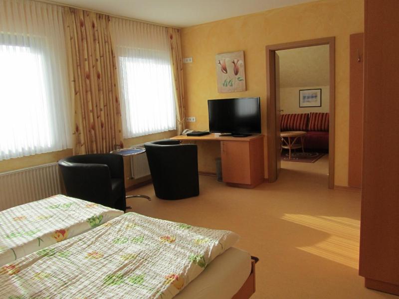 Apartment (4 Adults) image 3