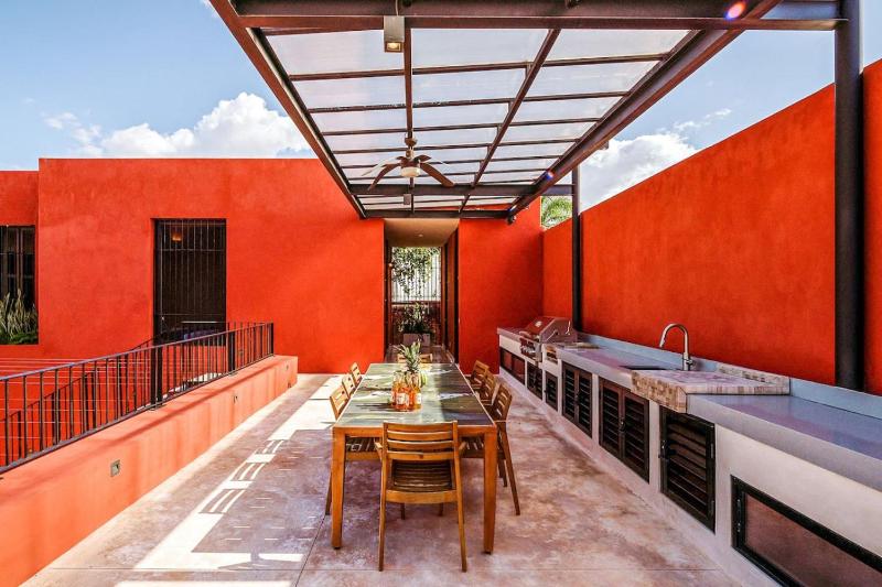 CASA EEB - 4BR Home Colonial Elegance Downtown Merida - image 6