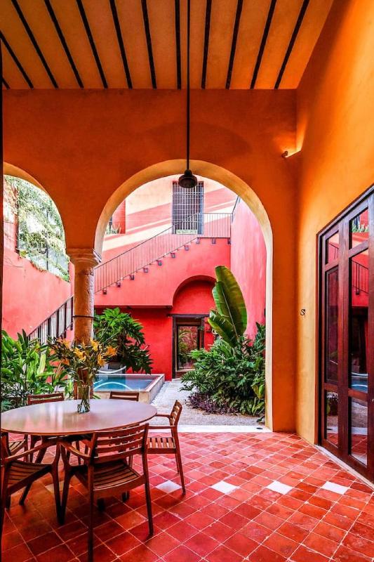 CASA EEB - 4BR Home Colonial Elegance Downtown Merida - image 9