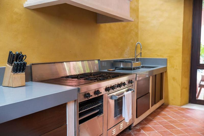 CASA EEB - 4BR Home Colonial Elegance Downtown Merida - image 11