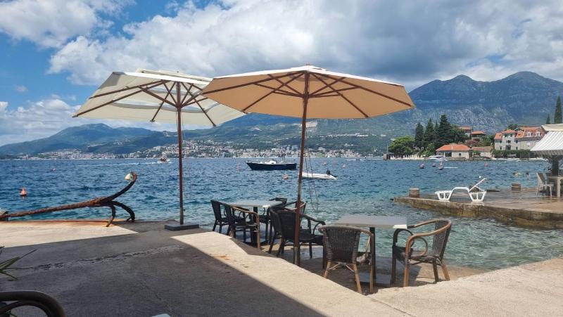 Junior Suite with Balcony image 2