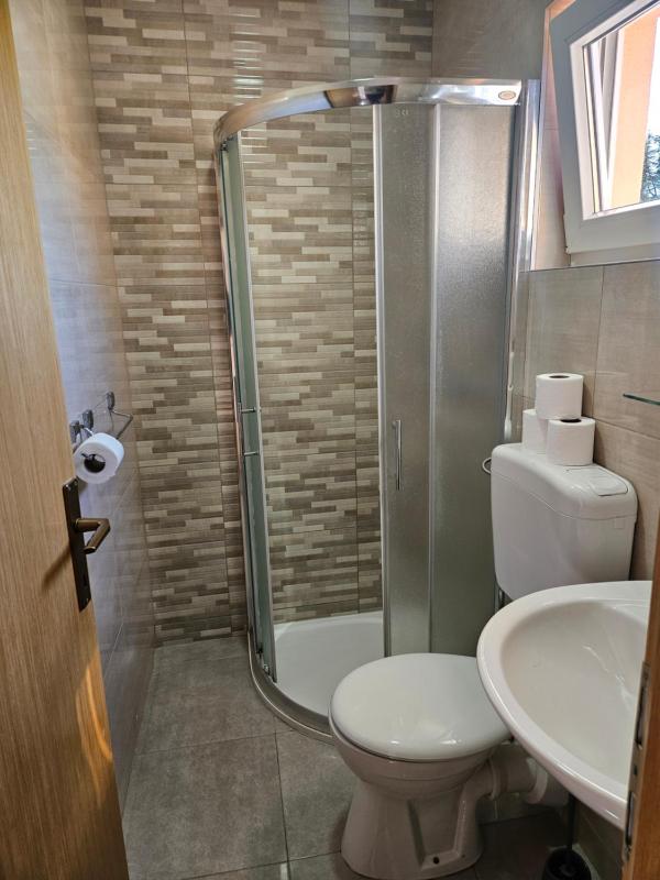 Double Room with Balcony image 4
