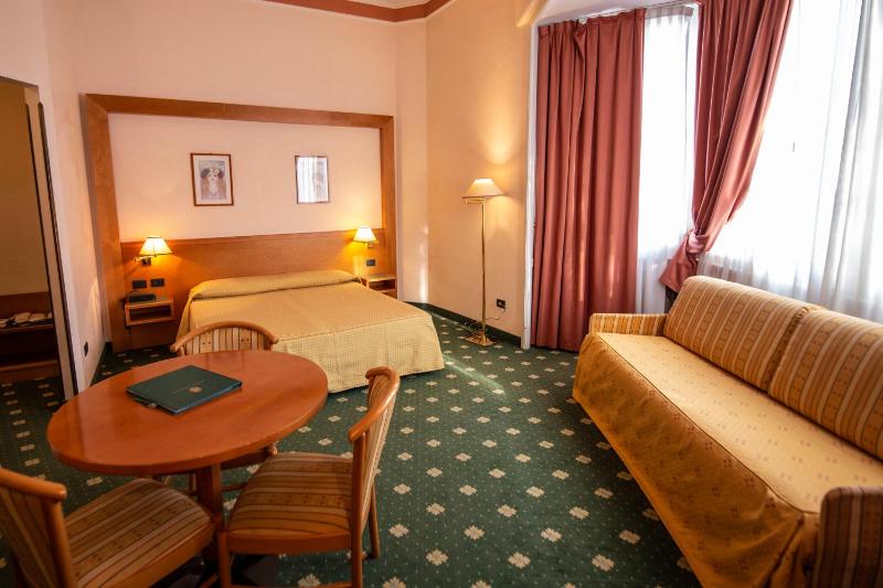 Quadruple Room image 2