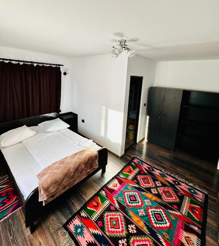 Double Room with Private Bathroom image 3
