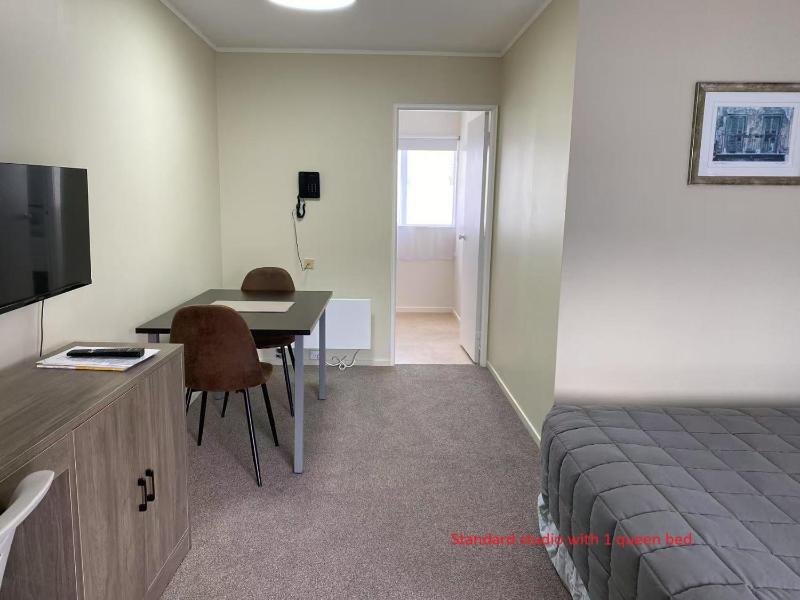 Malones Spa Motel - image 34