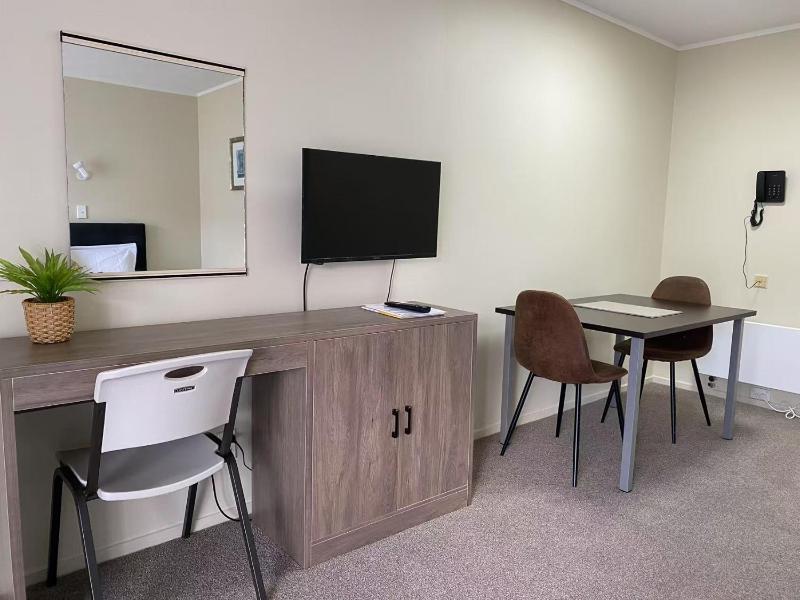 Malones Spa Motel - image 8