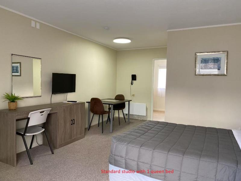 Malones Spa Motel - image 7