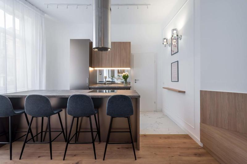 Elegant & Bright 2BR Condos - Steps from Old Town - image 11