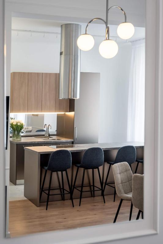 Elegant & Bright 2BR Condos - Steps from Old Town - image 7