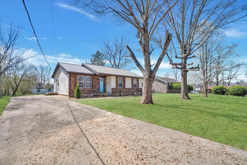 Three-Bedroom House image 4