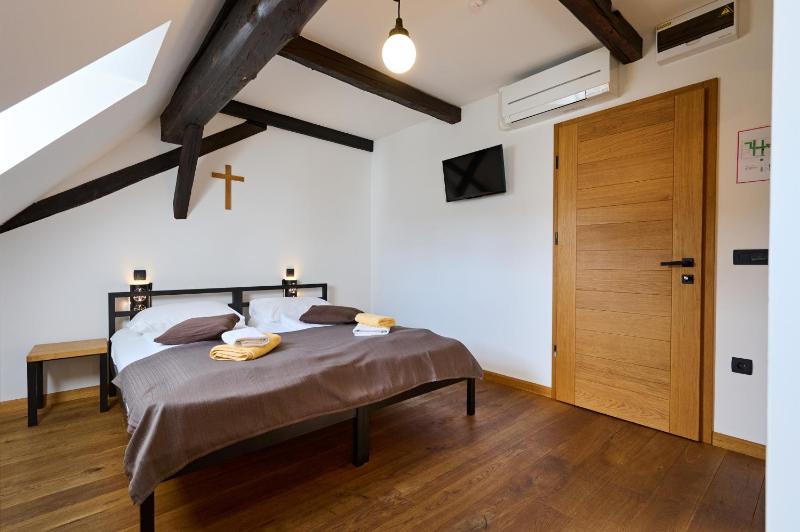 Double or Twin Room with Partial View image 1