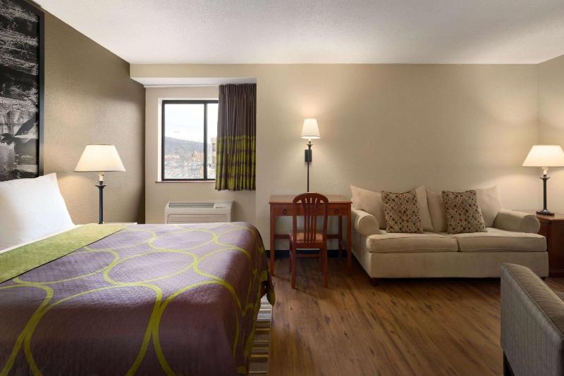 Queen Studio Suite - Non-Smoking image 4