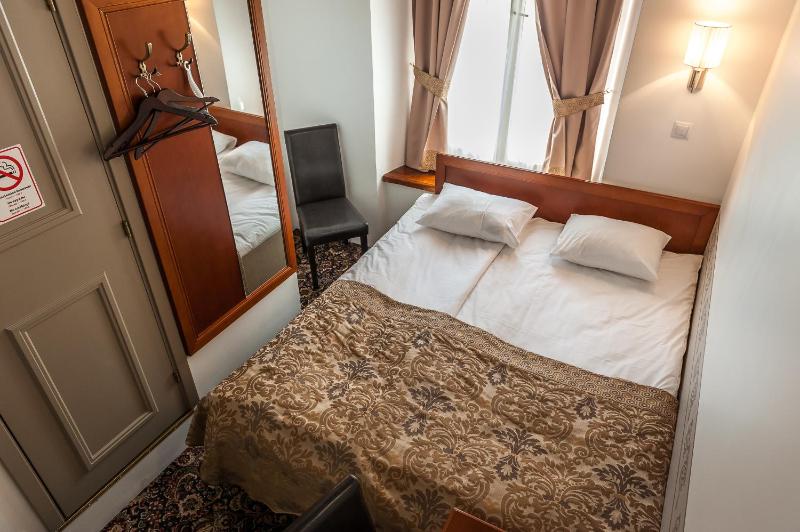Small Single Room image 1