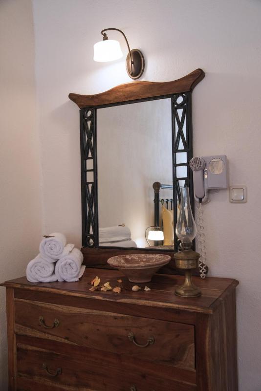 Studio Apartment image 3