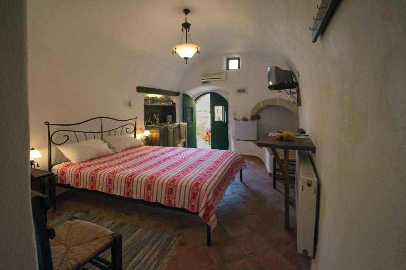 Double Room with Terrace image 4