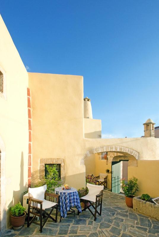 Studio Apartment image 4