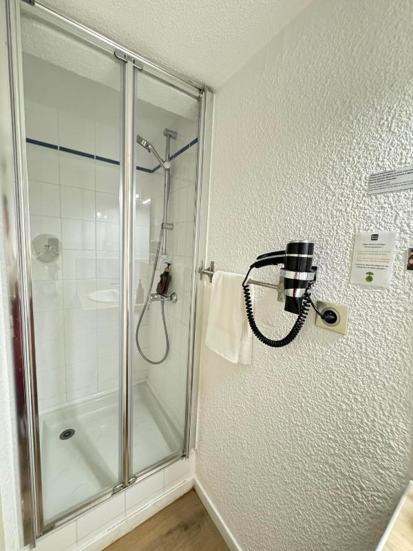 Single Room with Courtyard View image 3