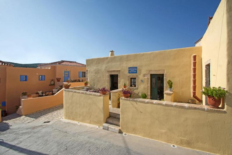 Double Room with Terrace image 2