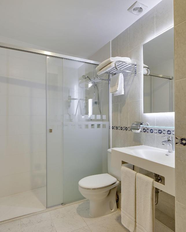 Double or Twin Room - Interior Facing image 3