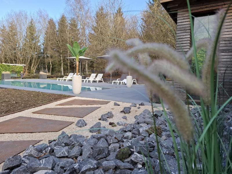 One-Bedroom Apartment with Pool View image 3