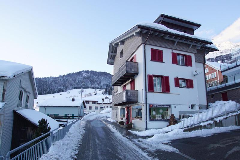 Apartment with Mountain View image 4