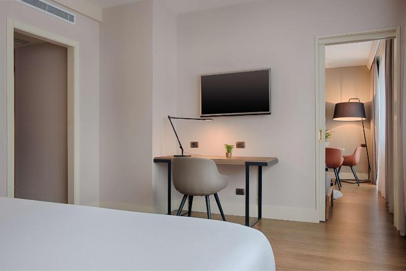 Suite with Terrace image 1