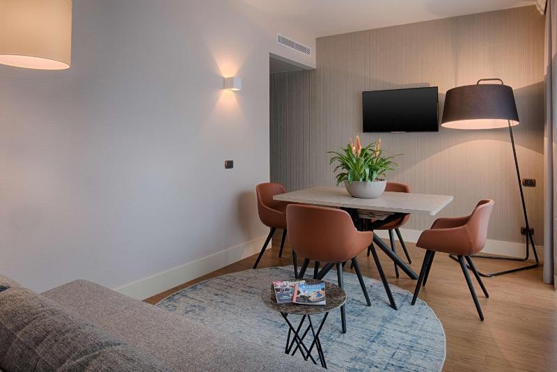 Suite with Terrace image 4