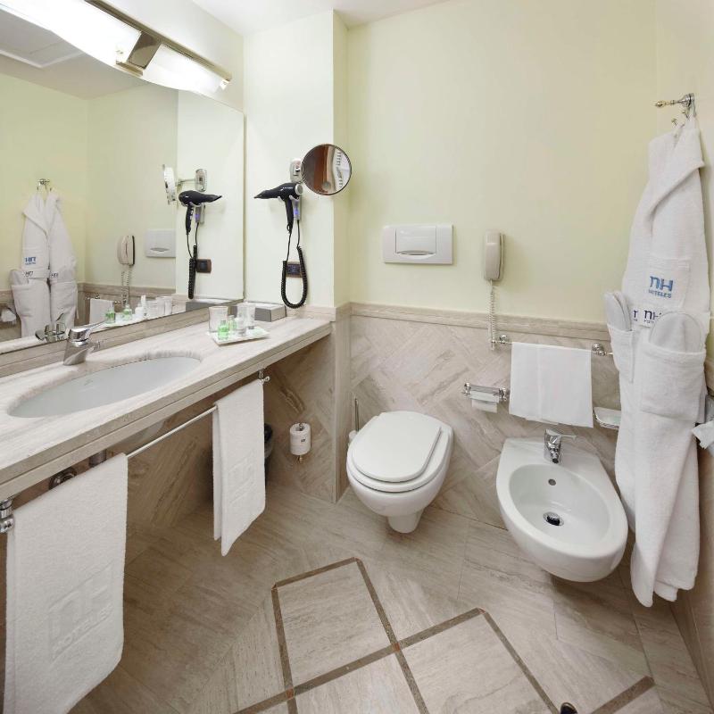 Superior Double or Twin Room image 4