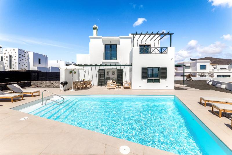 Villa with Sea View image 2