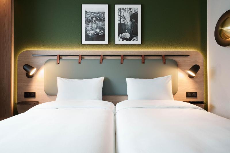 Standard Room - 2 Single Beds image 1