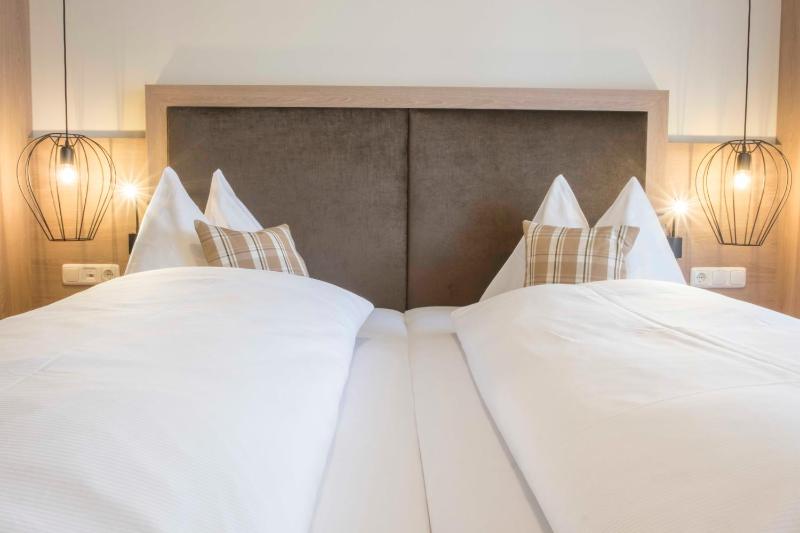 Double Room with Terrace image 4