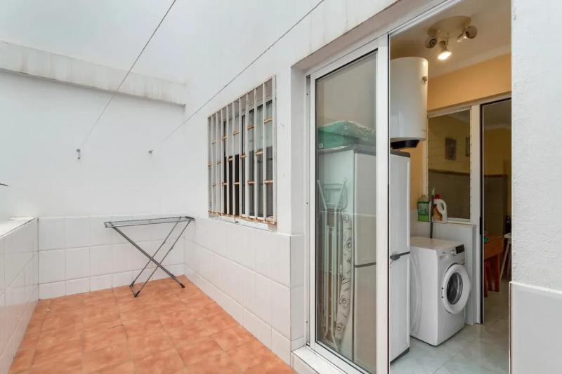 Spacious apartment in Las Palmas de Gran Canaria - 85 m² with WiFi - image 17