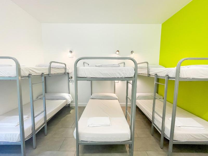 Bed in 6-Bed Dormitory Room image 1