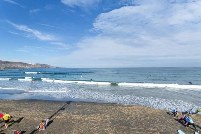 Spacious apartment in Las Palmas de Gran Canaria - 85 m² with WiFi - image 9