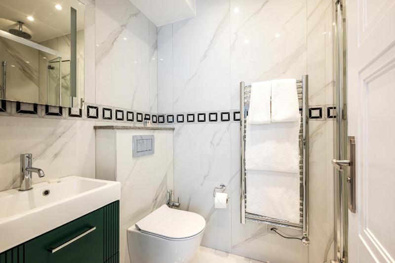 Two-Bedroom Standard Apartment - Lower Ground Floor image 4