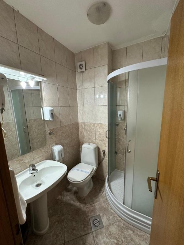 Superior Twin Room image 4