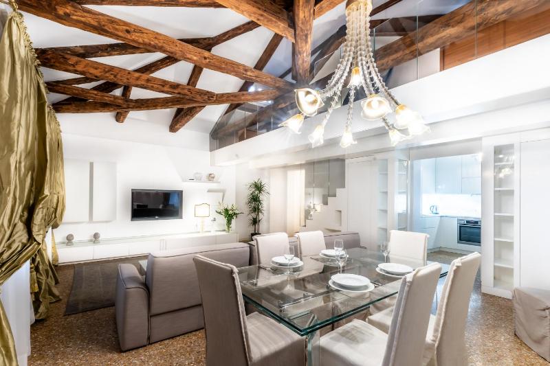 Luxury Two-Bedroom Design Apartment image 2